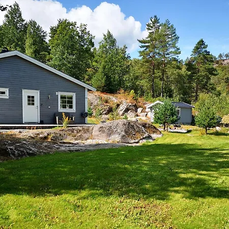 Nice Home In Tvedestrand With Ethernet Internet Vakantiehuis *
